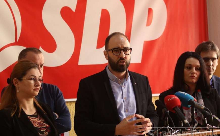 SDP: Gradska uprava Žičaru i Vijećnicu šalje na put GRAS-a 